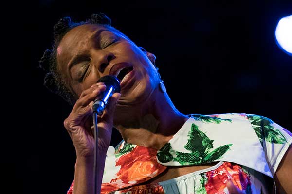 distritojazz-conciertos-jazz-nnenna freelon