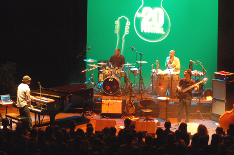 distritojazz-directos-roberto-fonseca-jazz-oloron distritojazz-directos-roberto-fonseca-jazz-oloron
